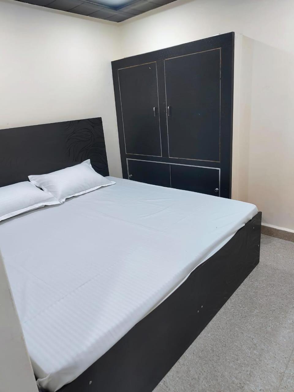 Hotel Crystal Dreams 마투라 외부 사진